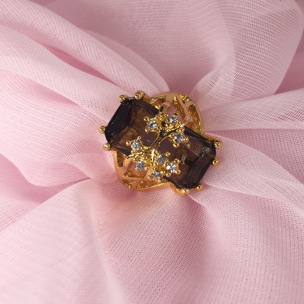 Gold tone Ring Rhinestones Gray Stone